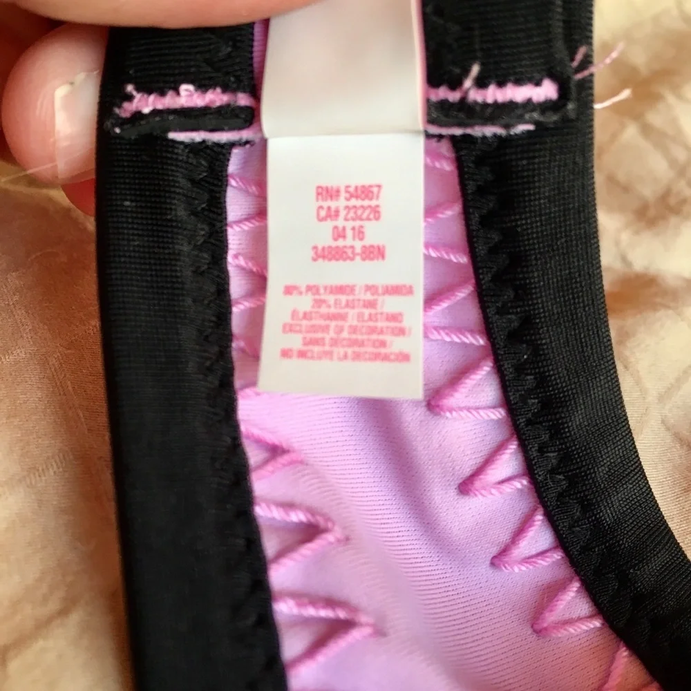 🌴Victoria’s Secret swim top🌴